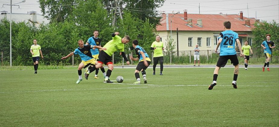 В эту субботу ФК «Карпинск» будет брать реванш над краснотурьинской «Авророй». Приходите поддержать