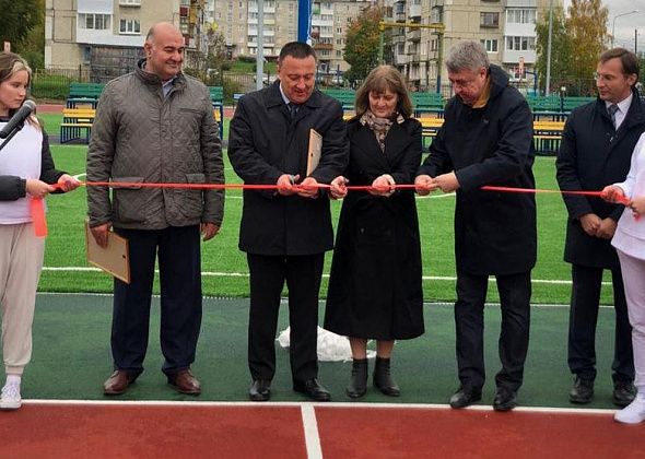 В Карпинске состоялось торжественное открытие стадиона школы №6