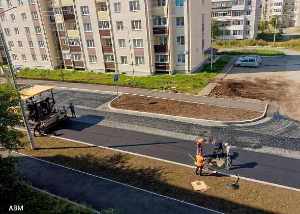 Улицу 8 Марта, которую должны были сдать еще в прошлом году, начали асфальтировать