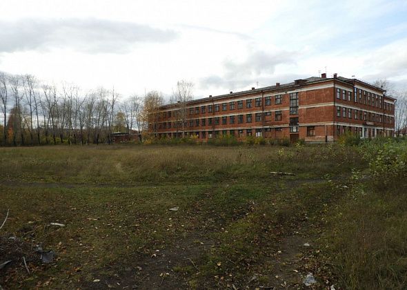 В Карпинске планируется восстановить спортплощадку у бывшей школы №38