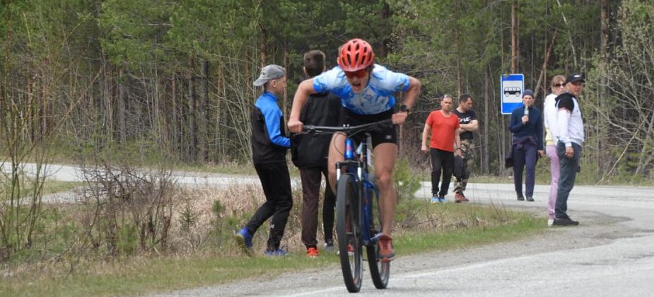 В Карпинске прошли состязания среди велосипедистов-любителей и профессионалов