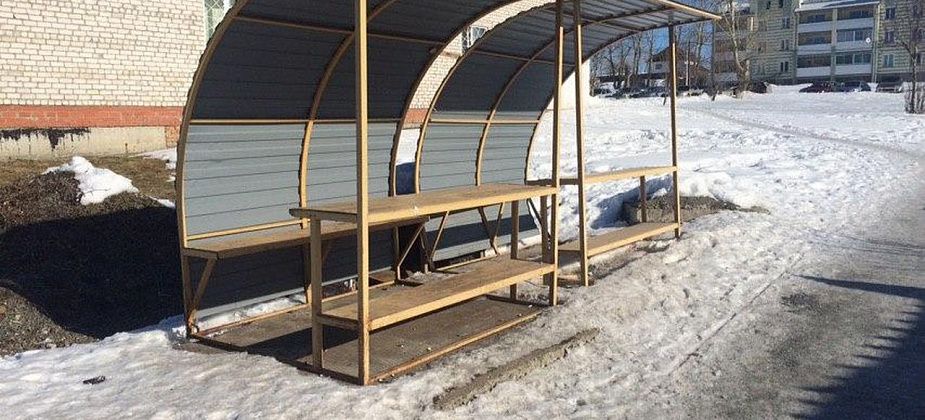 Пенсионерок, торгующих у бывшего магазина «Рассвет», вновь выгоняют, угрожая большими штрафами