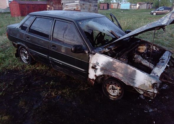 В Волчанске подожгли автомобиль