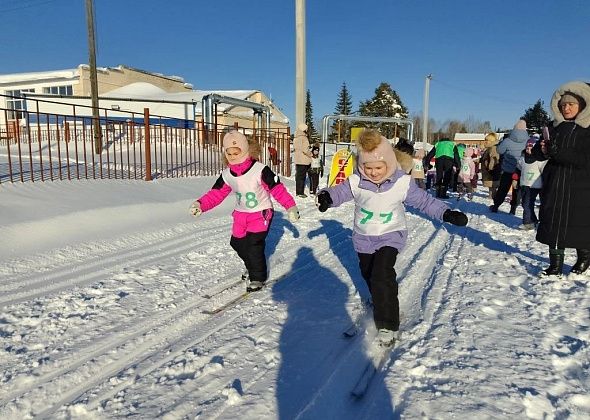 В Карпинске прошли соревнования по лыжным гонках среди дошколят