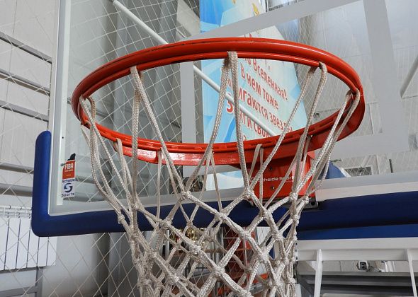 В Карпинске завершился баскетбольный турнир