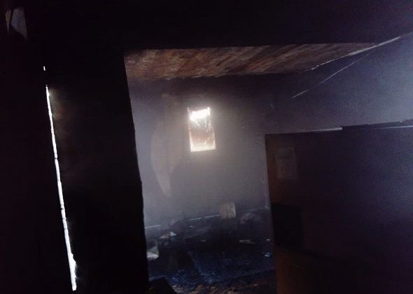 Сегодня утром на Лесопильной загорелся летний домик