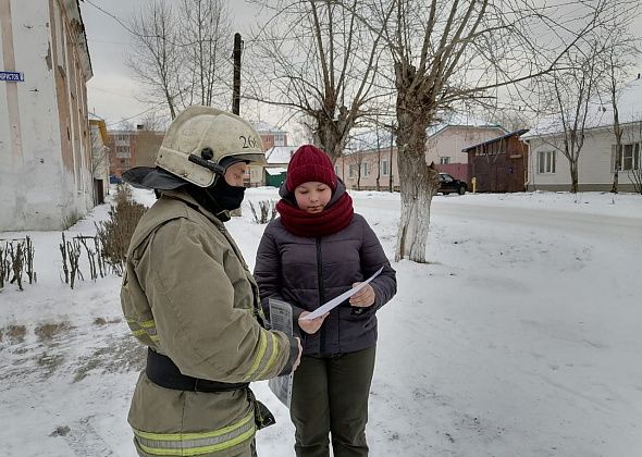 Пожарные объяснили жителям частного сектора, как безопасно пользоваться печью