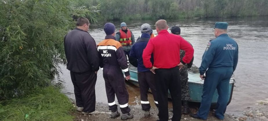 Под Ивделем пятые сутки ищут пассажиров перевернувшейся лодки