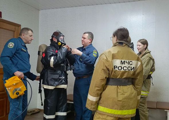 Карпинским старшеклассникам показали, как работает наша пожарно-спасательная часть