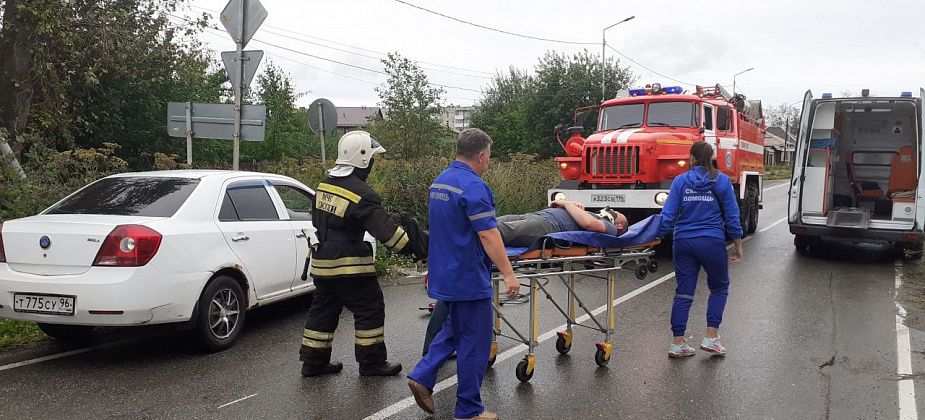 Карпинские пожарные отработали действия при ДТП