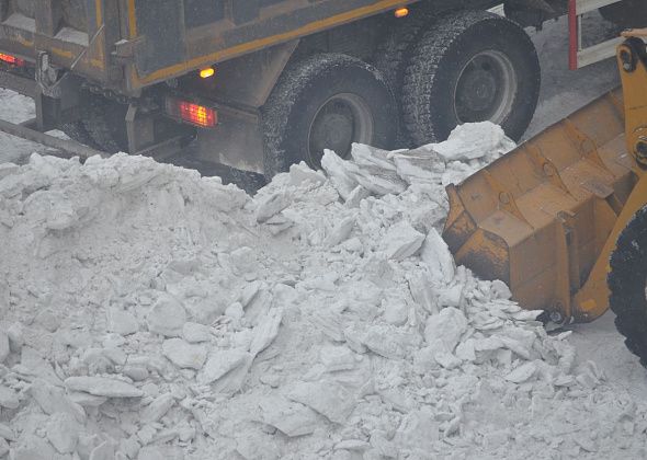 Карпинцы снова жалуются на снежные кучи после работы грейдеров
