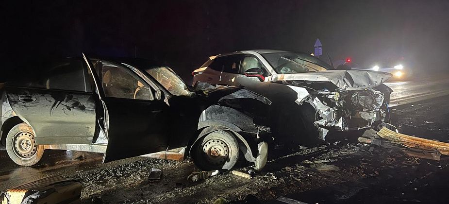 Водитель и пассажир в реанимации: в ГИБДД рассказали некоторые подробности ДТП на трассе