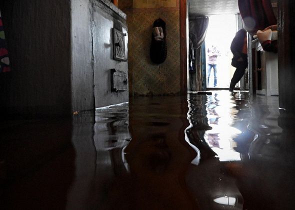 Из-за ошибки МУП «Ресурс» в Карпинске затопило несколько частных домов