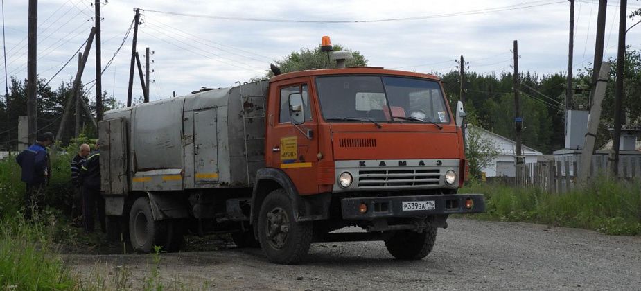 Мэр Карпинска возмущен горожанами, которые кидают мусор в канализацию