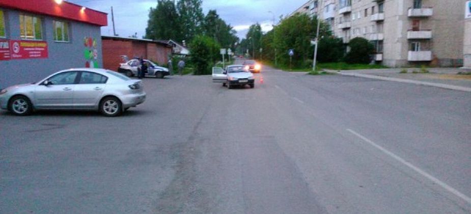 В Карпинске ребенок выскочил под колеса автомобиля