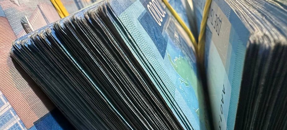 В Карпинский суд поступило дело о получении взятки в крупном размере. Фигурант решил уйти на СВО