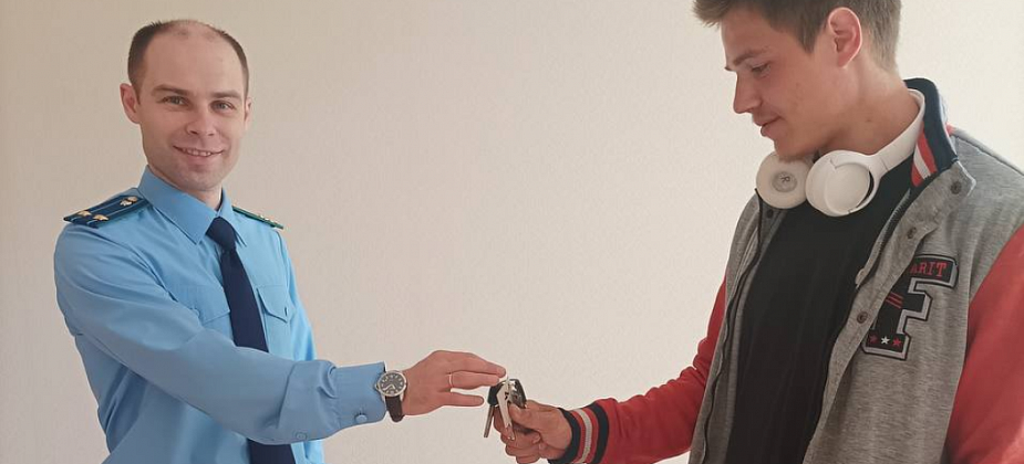 Прокуратура Карпинска помогла 23-летнему ребенку-сироте получить квартиру