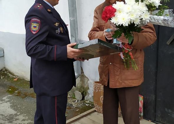 Полиция поздравила ветерана ВОВ и МВД