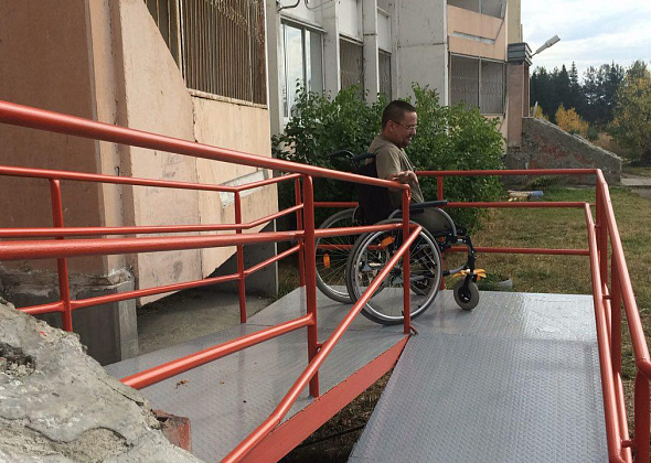 Инвалиду-колясочнику установили пандус