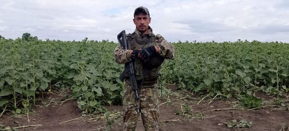 В Карпинске простились с 36-летним Егором Лыхиным, который погиб под минометным огнем в Украине