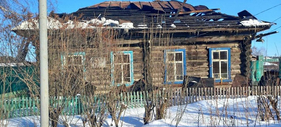 Из-за пожара на Республики выезд из города пришлось перекрыть на два часа. Сейчас дорога открыта