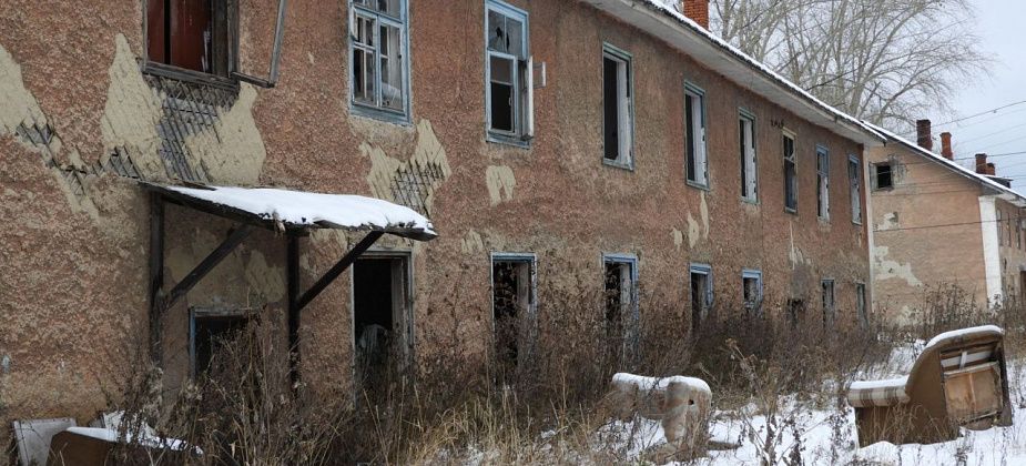 Прокуратура выясняет, почему многодетная мать оказалась последней в очереди на жилье