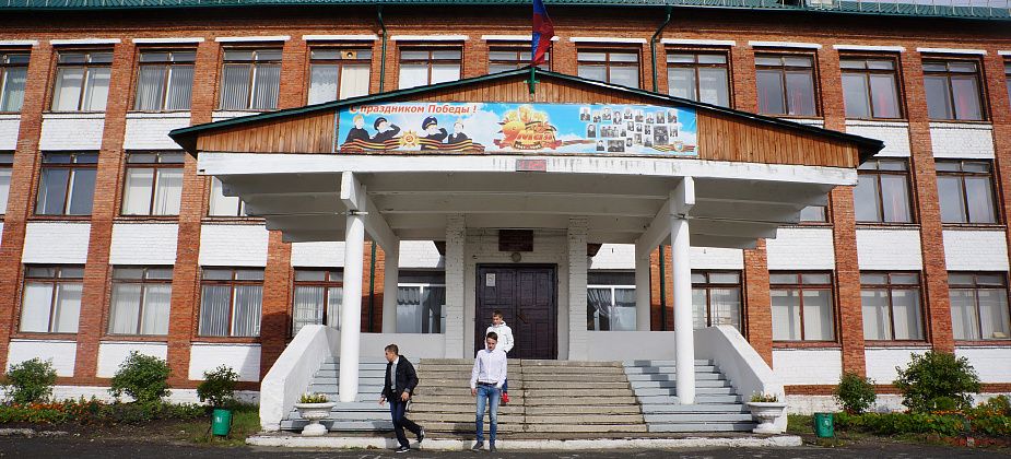 В школе №2 прошел открытый урок ОБЖ с участием спасателей