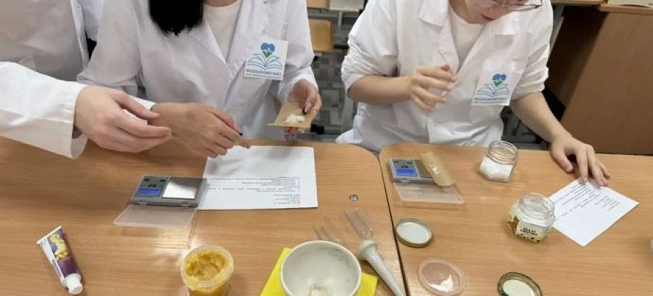 В Карпинске прошел традиционный медицинский фестиваль для школьников