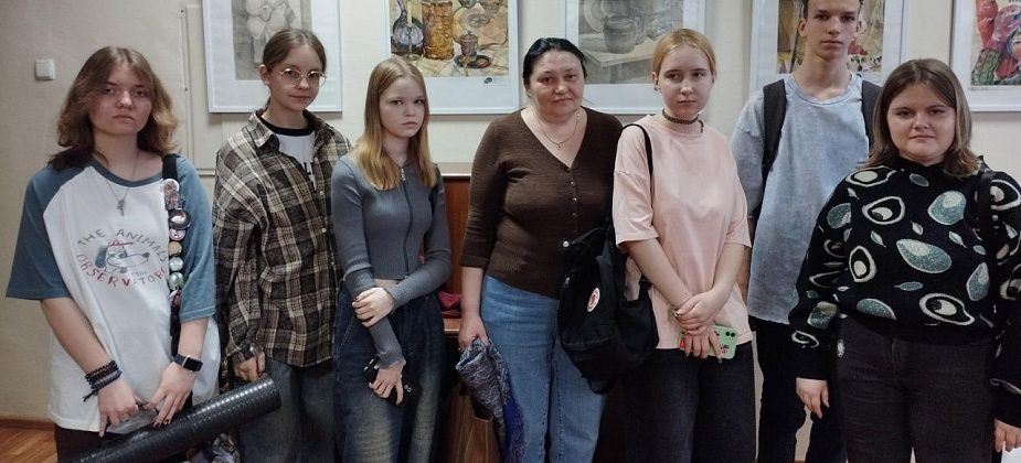 Юные художники из Карпинска стали призерами на окружном конкурсе по живописи