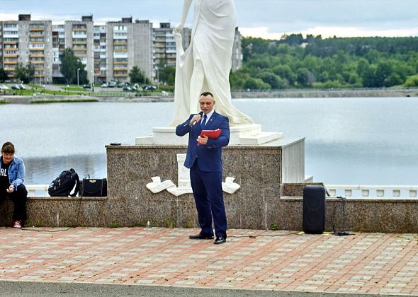 Продолжается сбор средств на печать антологии «Уральские строки»