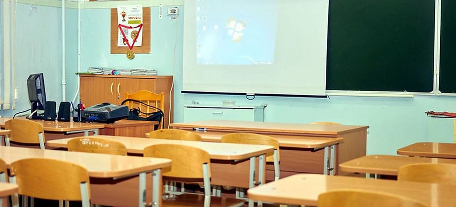 В Карпинске от коронавируса не привиты лишь 2 процента педагогов