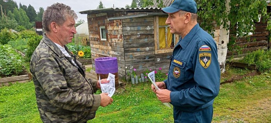 Карпинские пожарные провели рейд в классенских садах