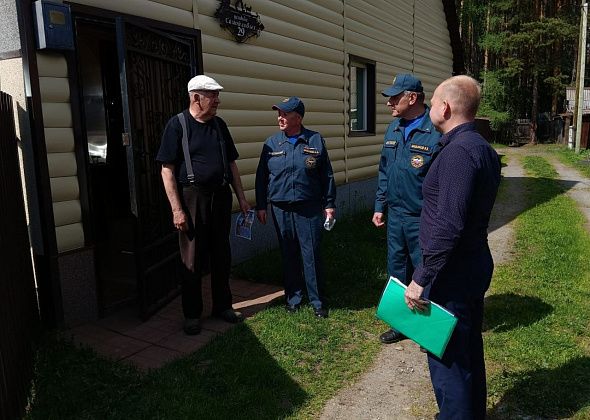 Карпинские пожарные провели профилактический рейд в СНТ