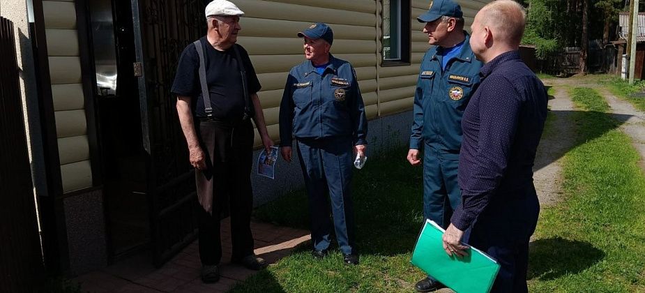 Карпинские пожарные провели профилактический рейд в СНТ