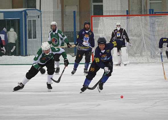 Карпинский «Спутник» начал областной чемпионат по хоккею с разгромной победы над нижнетуринцами