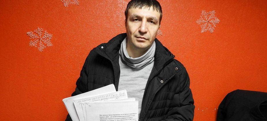 Депутат Дмитрий Дума взял на контроль вопрос с подключением двухэтажек в центре Карпинска к отоплению