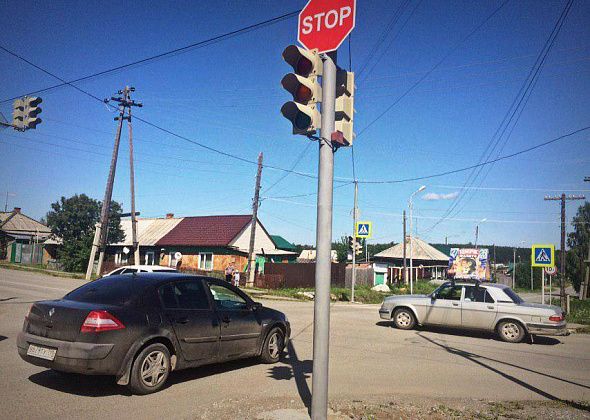 Светофор на перекрестке улиц Некрасова-Карпинского заработает на следующей неделе