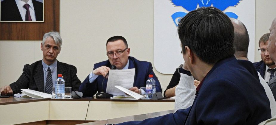 В городском дворце состоялись общественные обсуждения покупки ДКУ. О чем говорили и к чему пришли