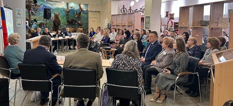 В Карпинском музее прошла встреча с почетными гражданами города