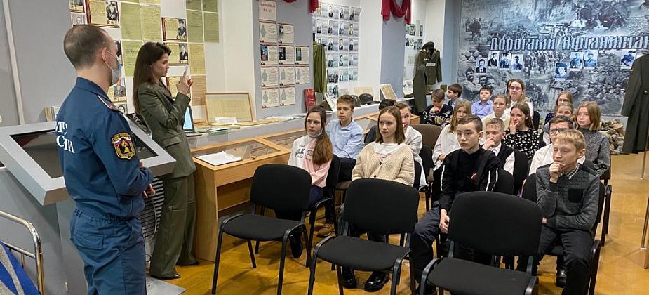Дознаватели ОНД напомнили ученикам школы №5 о безопасности