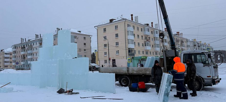 «Не переживайте, городок будет готов вовремя»: сегодня началось строительство ледового городка