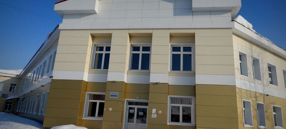 У городской поликлиники планируется полностью заменить кровлю