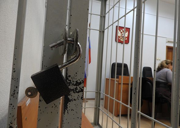 В Карпинске осудили женщину, которая пырнула ножом брата на дне рождения своей дочери