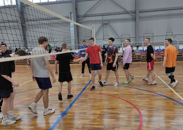 Группа автомехаников стала лучшей в волейболе среди студентов КМТ