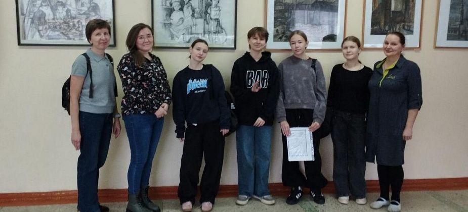 Юные художницы из Карпинска стали лауреатами на областном конкурсе