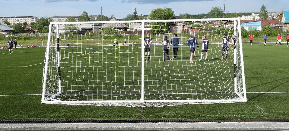 Карпинские футболисты-любители одержали очередную победу