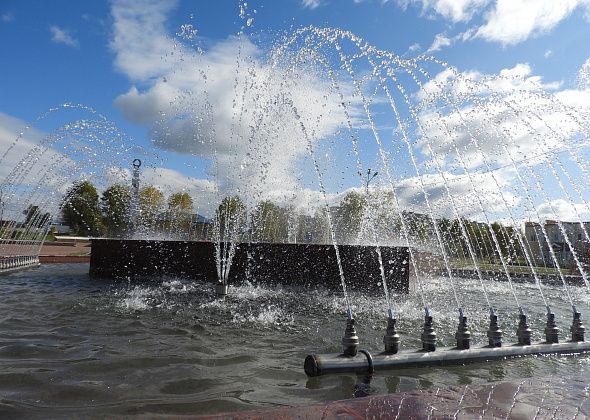 В Карпинске наконец заработал фонтан
