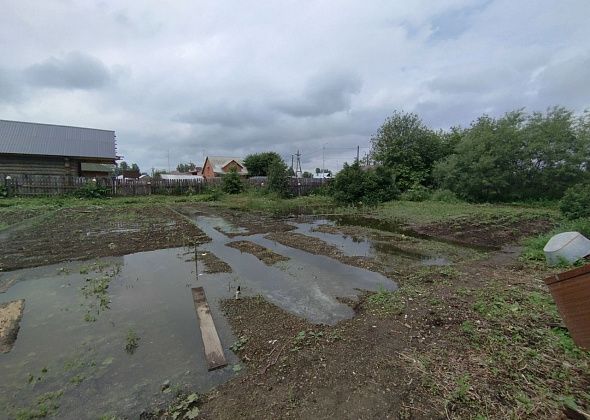 Огороды в частном секторе по Луначарского топит водой