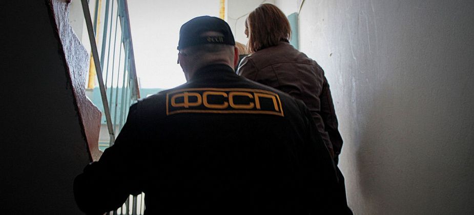 В Карпинске мужчина задолжал сыновьям 100 тысяч рублей. Судебные приставы заставили отдать 