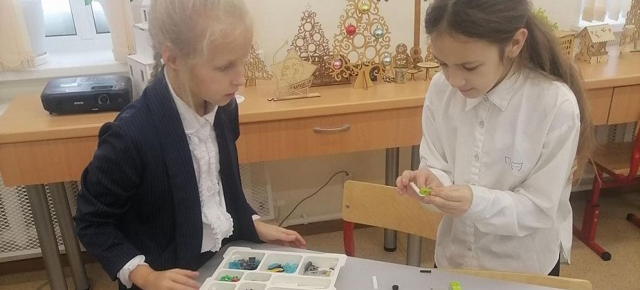 В Карпинске прошел новогодний конкурс технического творчества